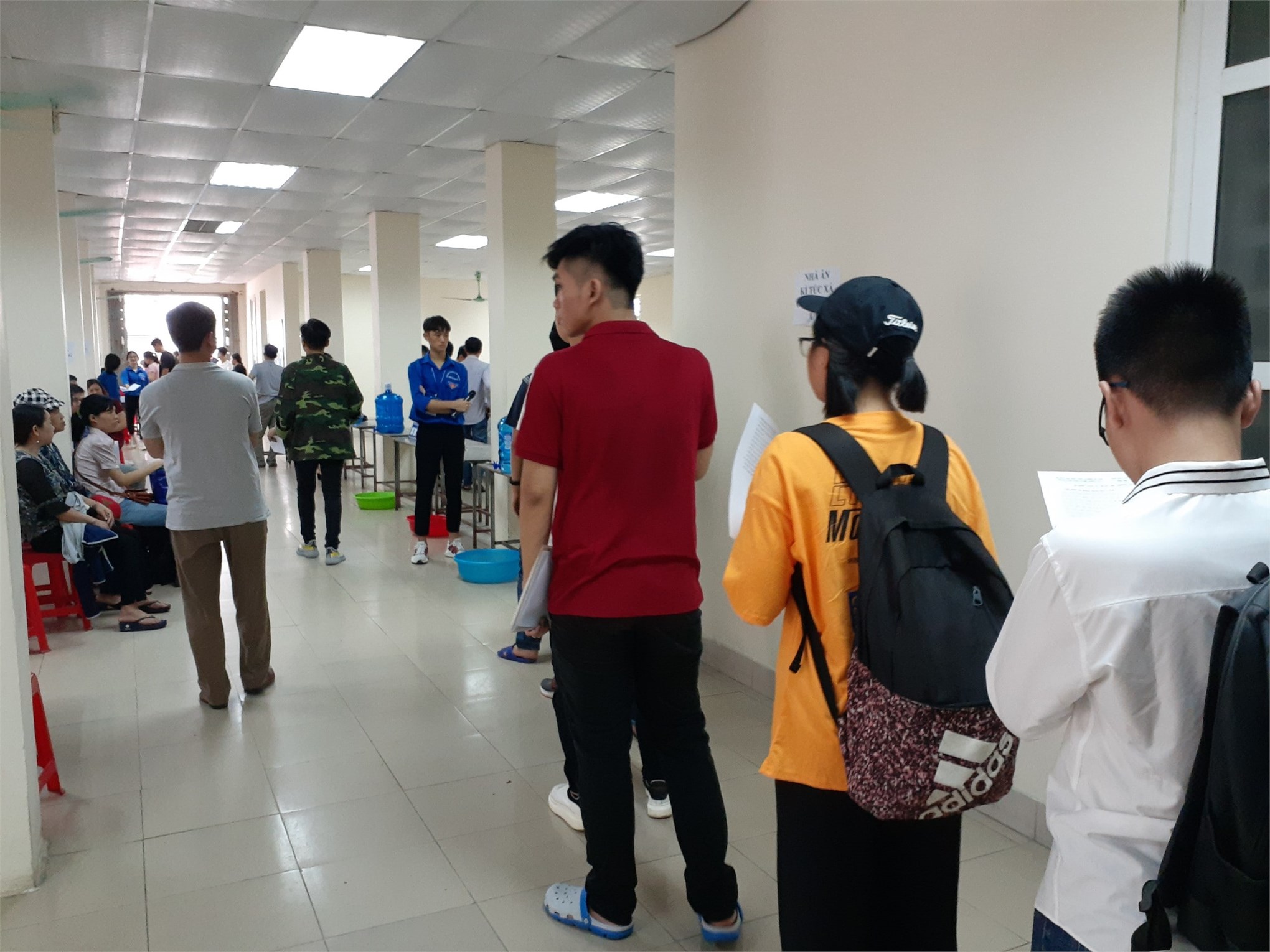 NGÀY HỘI ĐÓN TÂN SINH VIÊN ĐẠI HỌC CÔNG NGHIỆP HÀ NỘI