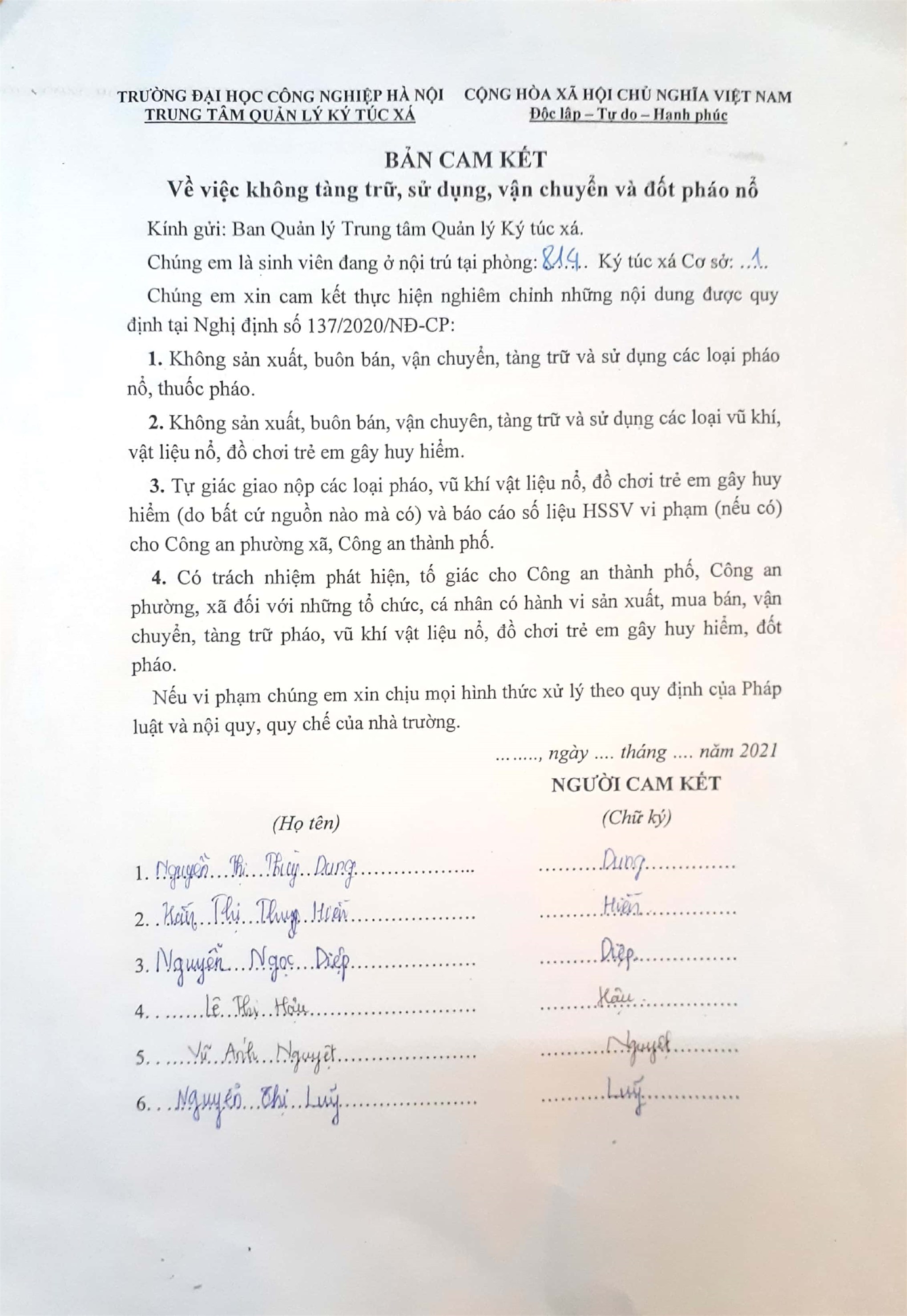 SINH VIÊN TRUNG TÂM QUẢN LÝ KÝ TÚC XÁ KÝ CAM KẾT KHÔNG SỬ DỤNG CÁC LOẠI PHÁO NỔ, PHÁO HOA NỔ TRƯỚC THỀM TẾT NGUYÊN ĐÁN