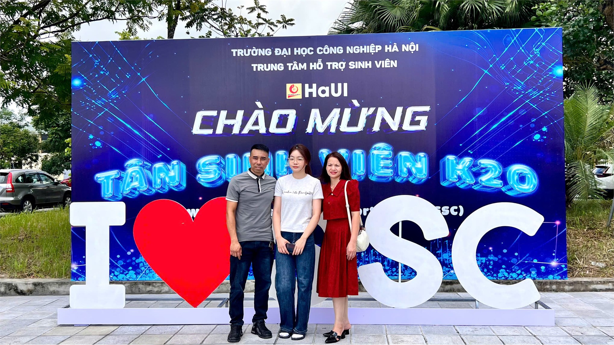 CHÀO MỪNG TÂN SINH VIÊN ĐẠI HỌC KHÓA 20 VÀ CAO ĐẲNG KHÓA 27 VỀ NGÔI NHÀ CHUNG HaUI