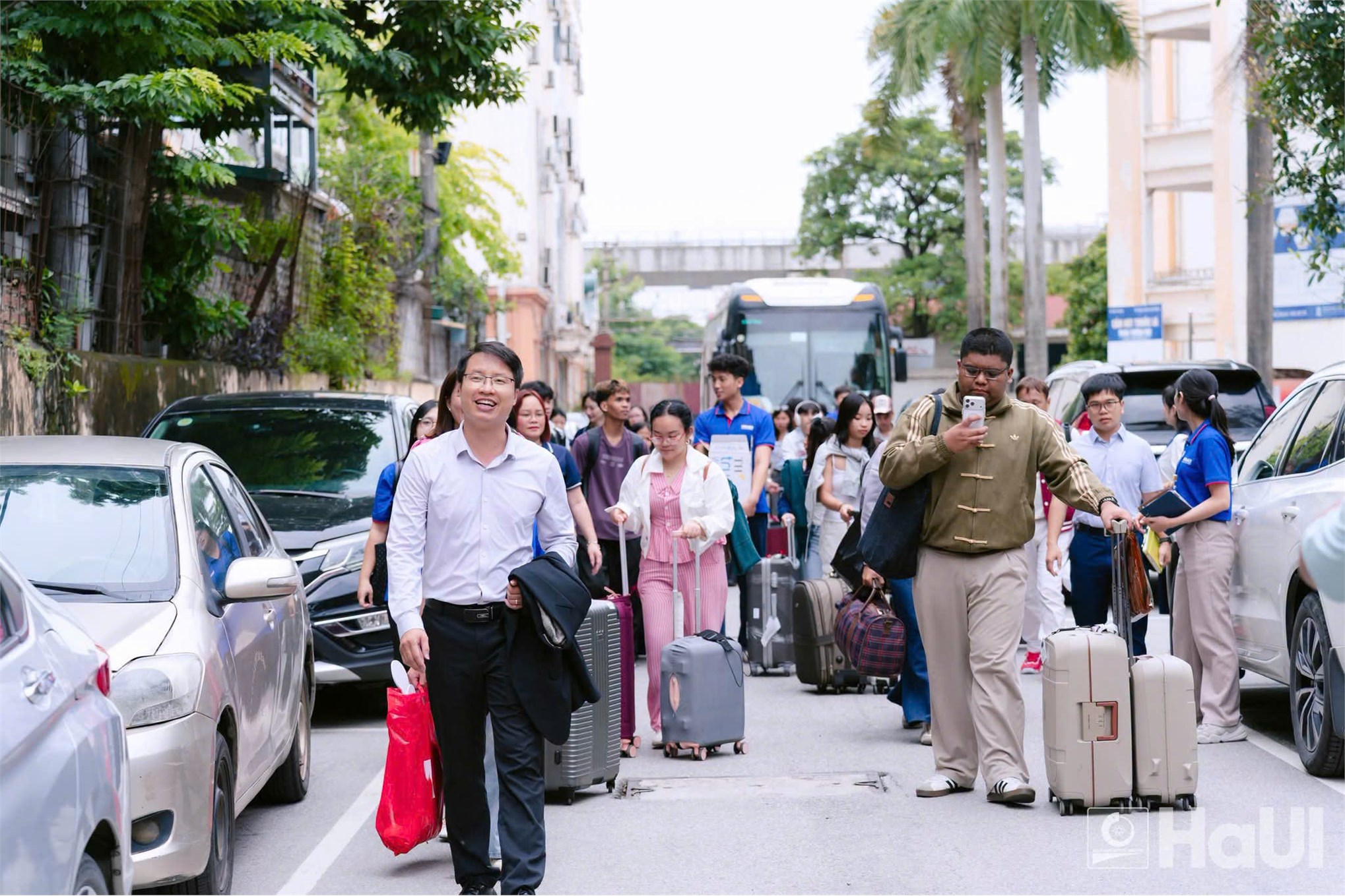 Đón đoàn sinh viên Philippines đến học tập và lưu trú tại HaUI