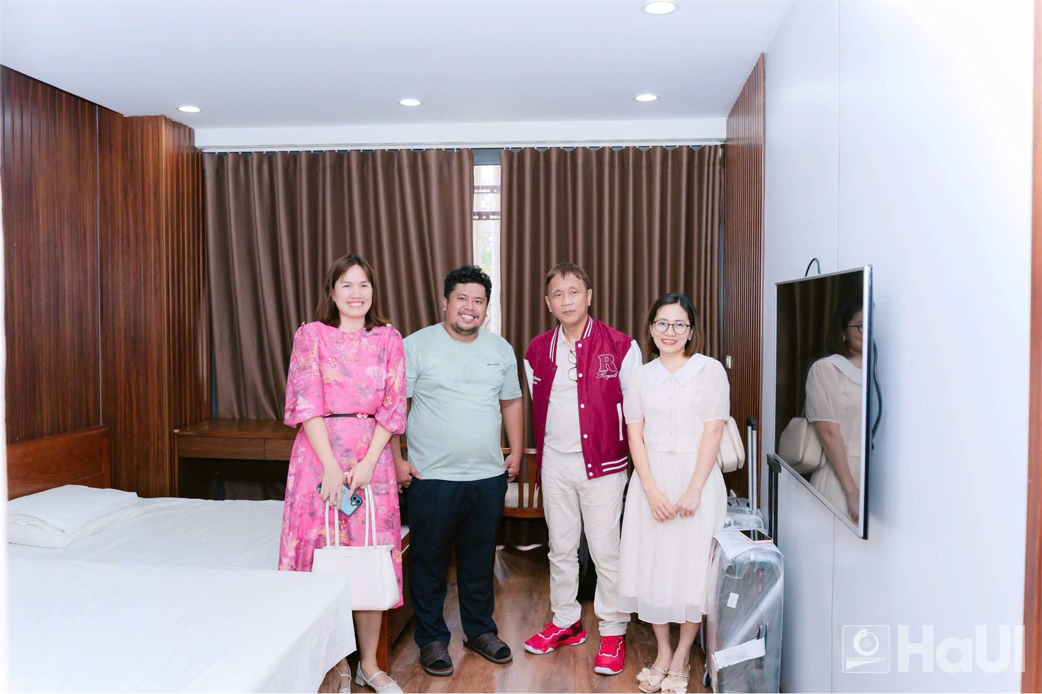 Đón đoàn sinh viên Philippines đến học tập và lưu trú tại HaUI