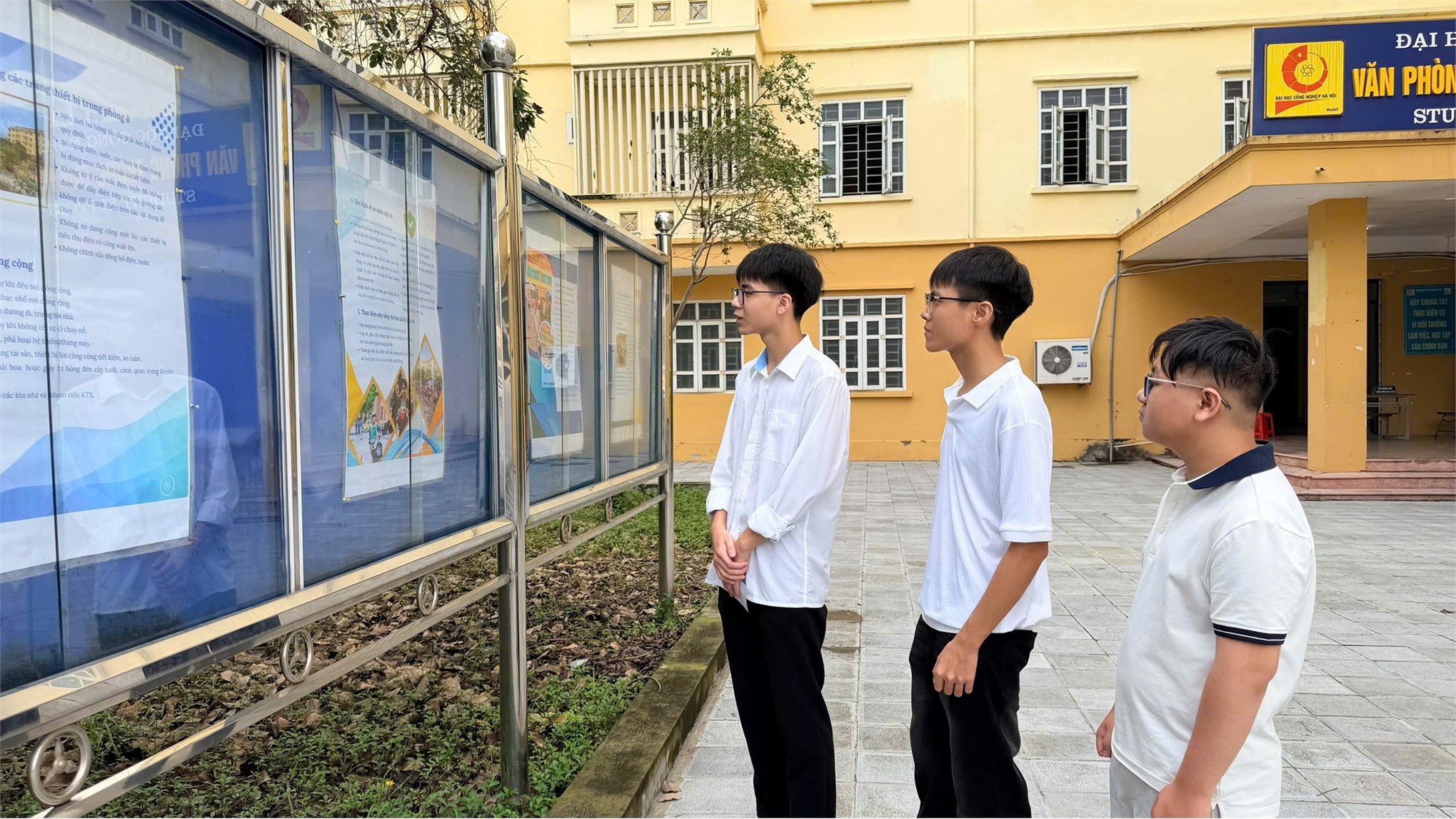 Ký túc xá HaUI đón Tân sinh viên nhận phòng Ký túc xá tại Cơ sở 3 Ninh Bình