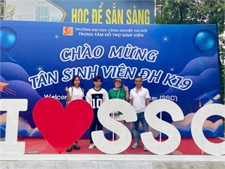 Trung tâm Hỗ trợ sinh viên chào đón hơn 1500 tân sinh viên vào ở nội trú