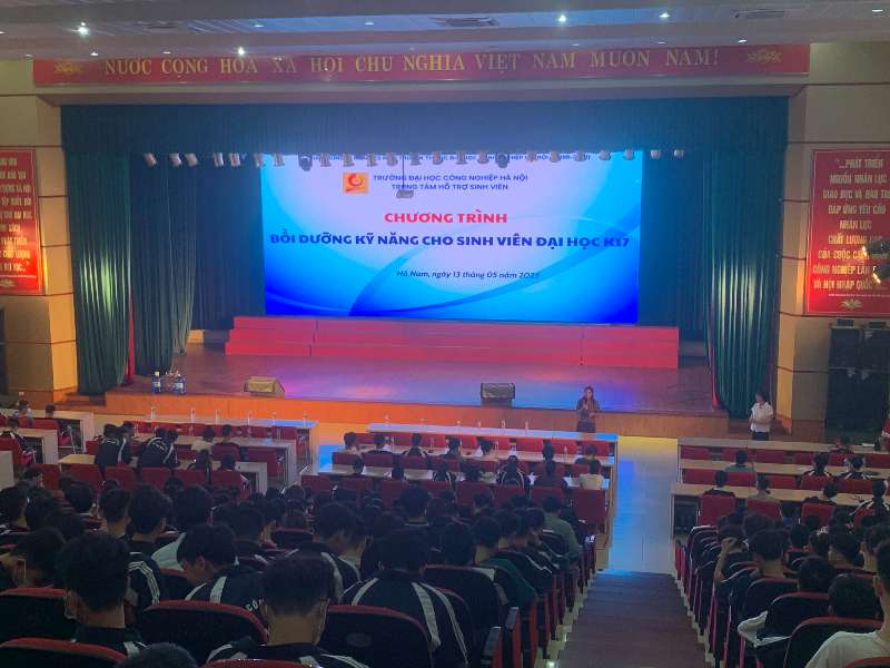 Chương trình bồi dưỡng kỹ năng cho sinh viên Đại học K17